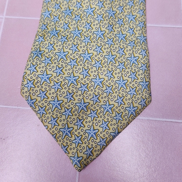 Vineyard Vines Yellow and Blue Starfish Tie - Picture 1 of 5